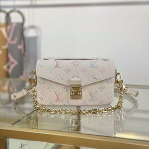 Classic Louis Vuitton Bag: A Stylish and Versatile Choice for Elegance